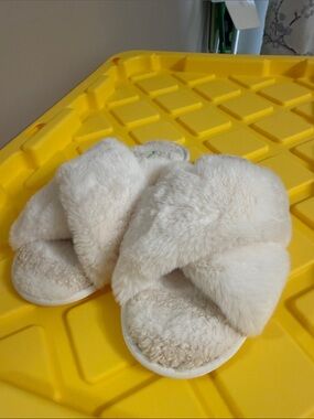 Honeydew USA Cream Plush Crisscross Faux Fur Slides